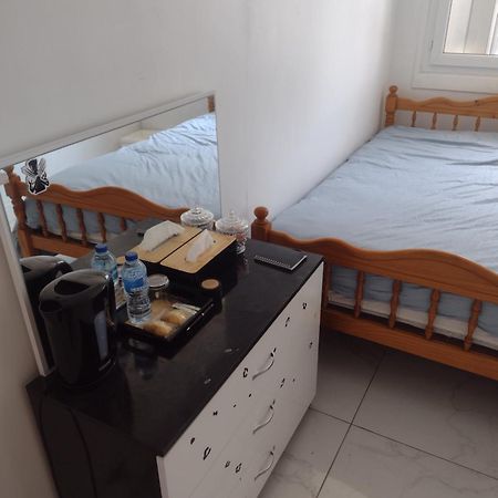 Le Brossolette Apartment Сен Дени Екстериор снимка
