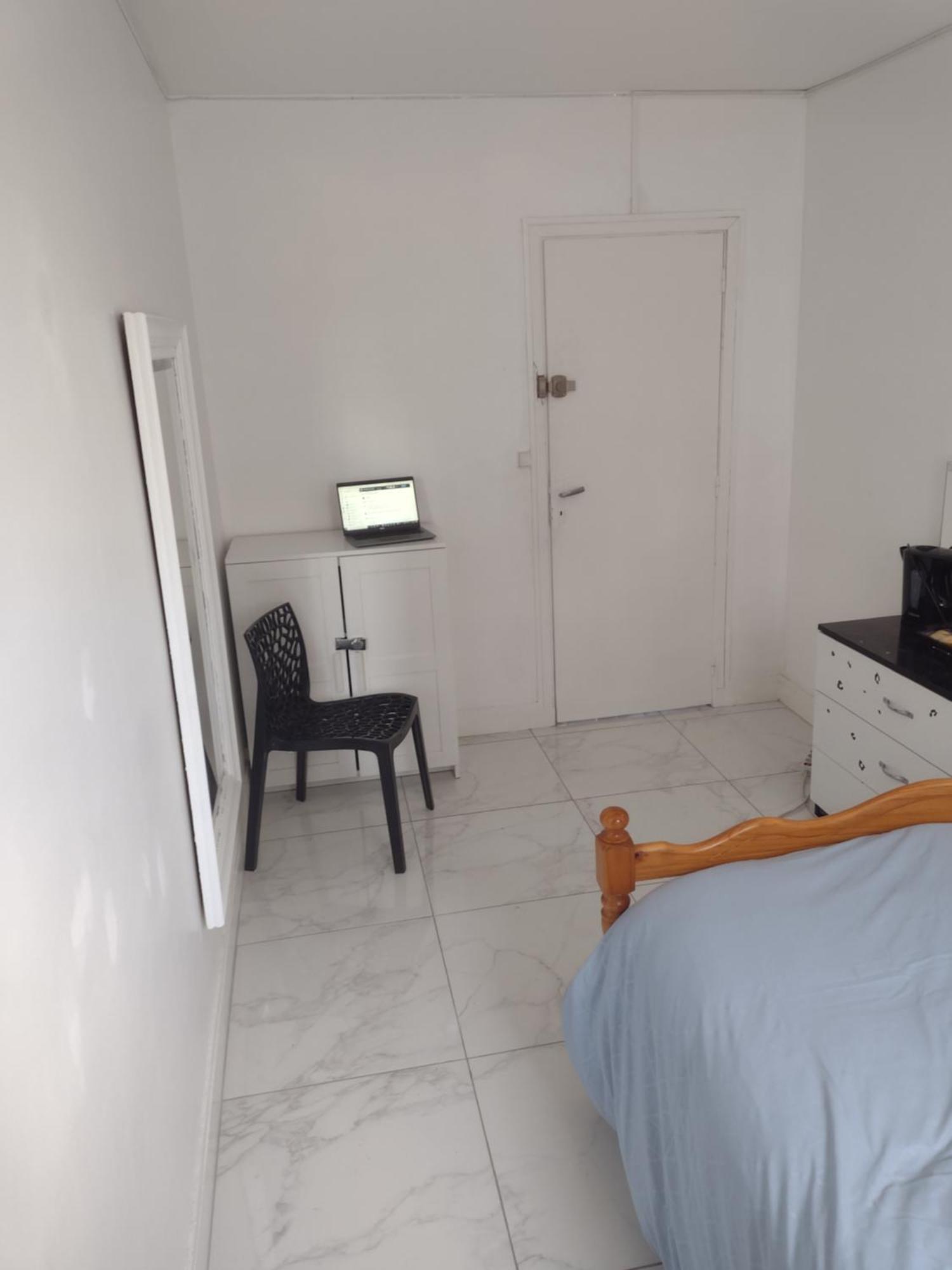Le Brossolette Apartment Сен Дени Екстериор снимка